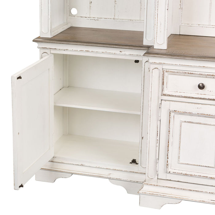 Magnolia Manor Entertainment Center with Piers