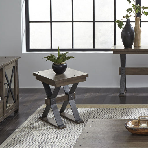 Sonoma Road Chair Side Table in Weathered Beaten Bark image