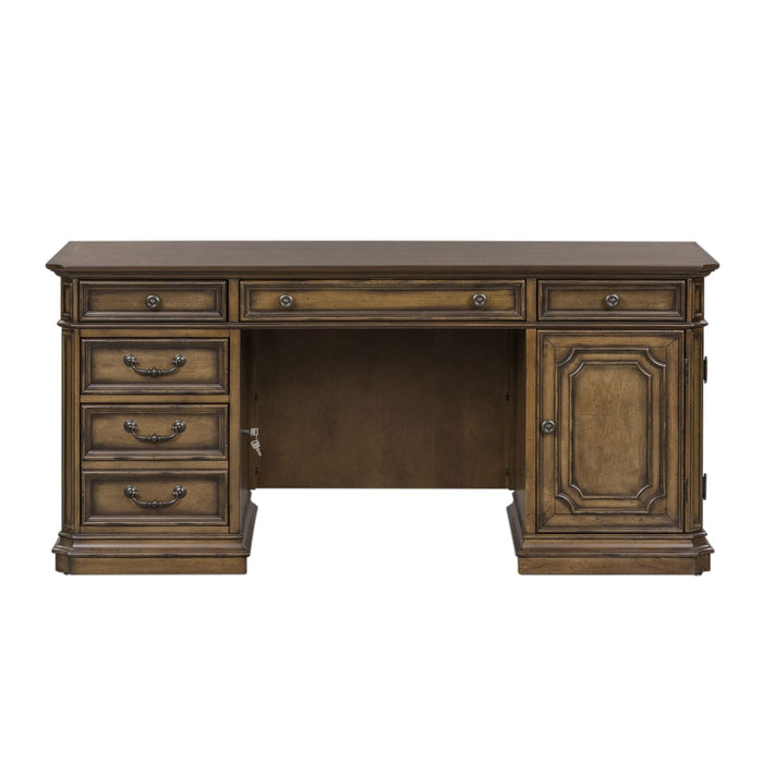 Amelia Credenza
